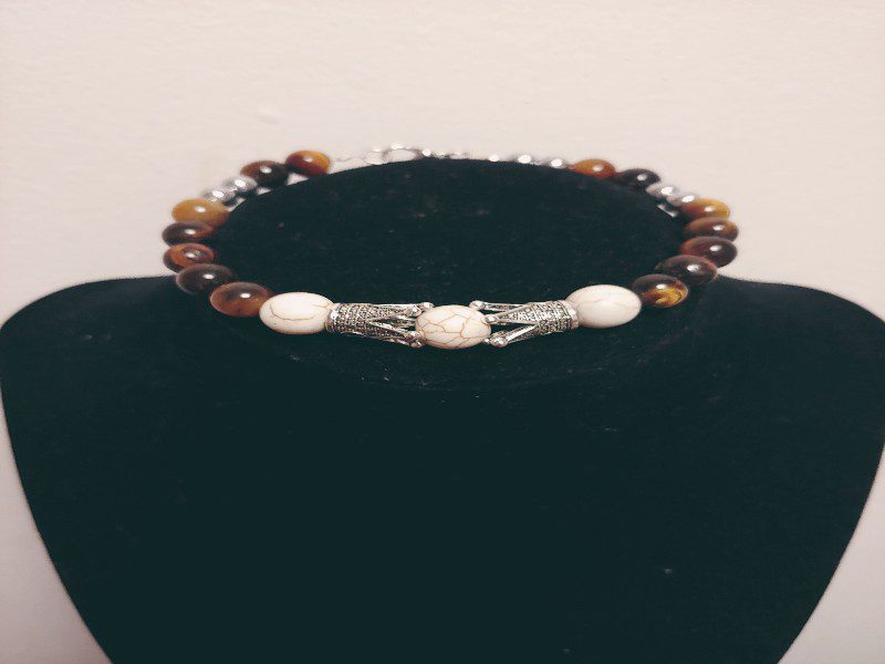 Men Howlite Round Stones Bracelet - Image 2
