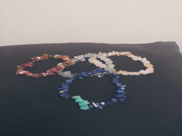 Lot Of 4 Gemstone Chip Bracelets - Image 3