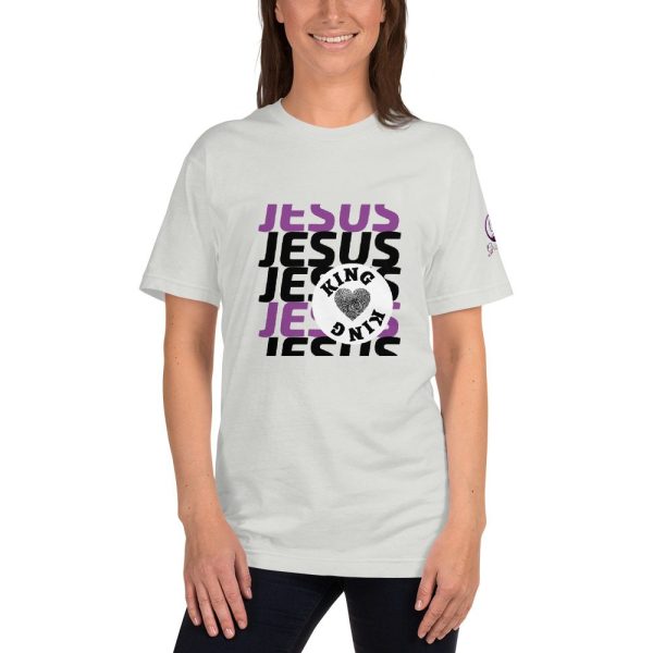 Jesus is the King of my Heart T-Shirt - Image 9
