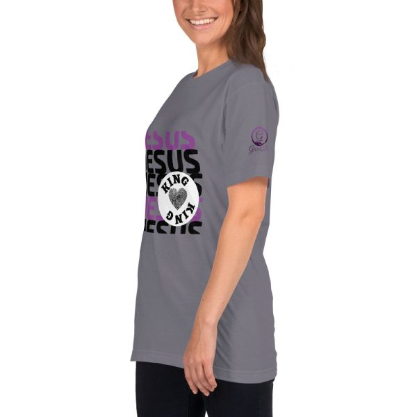 Jesus is the King of my Heart T-Shirt - Image 7