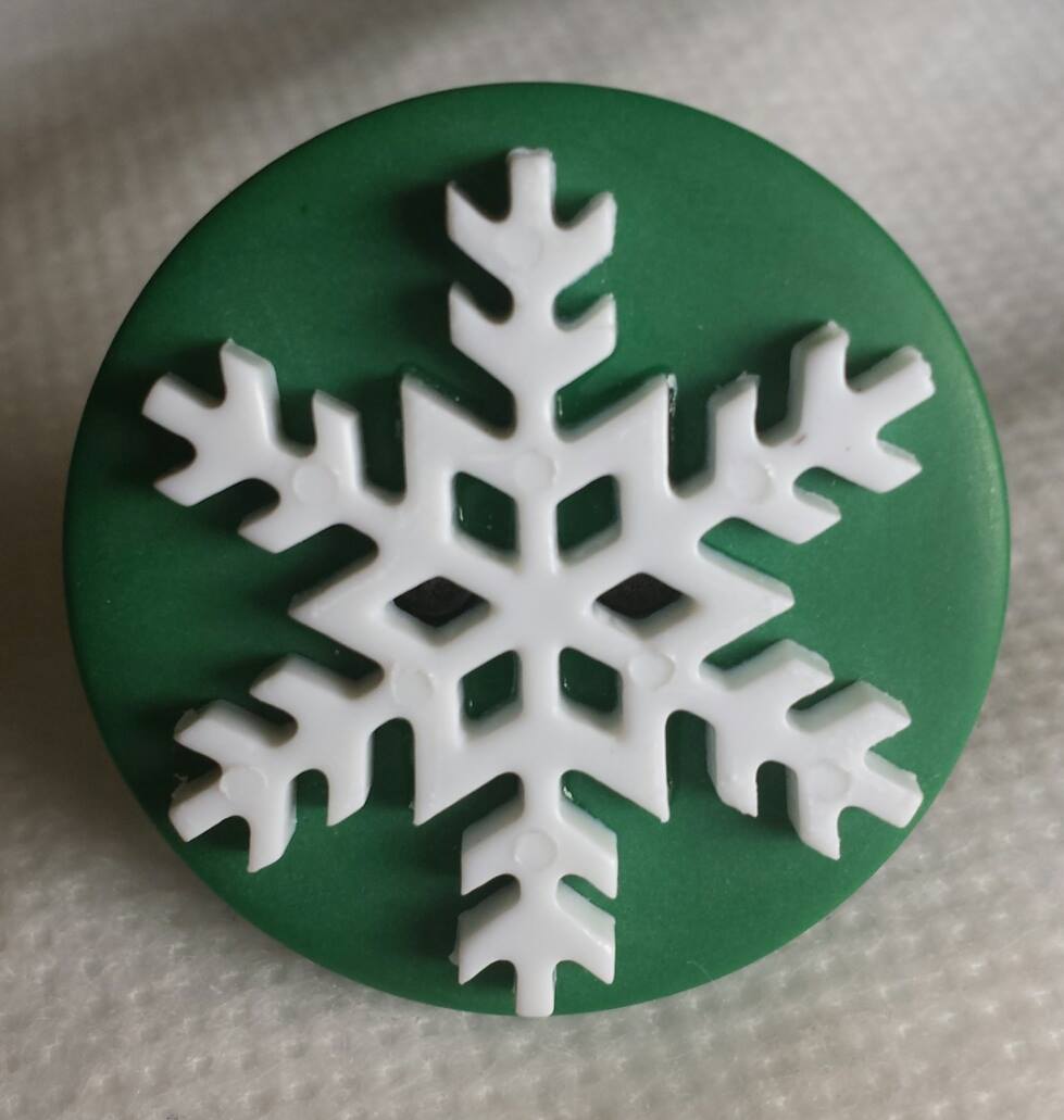 Green Snowflake Large Button Ring