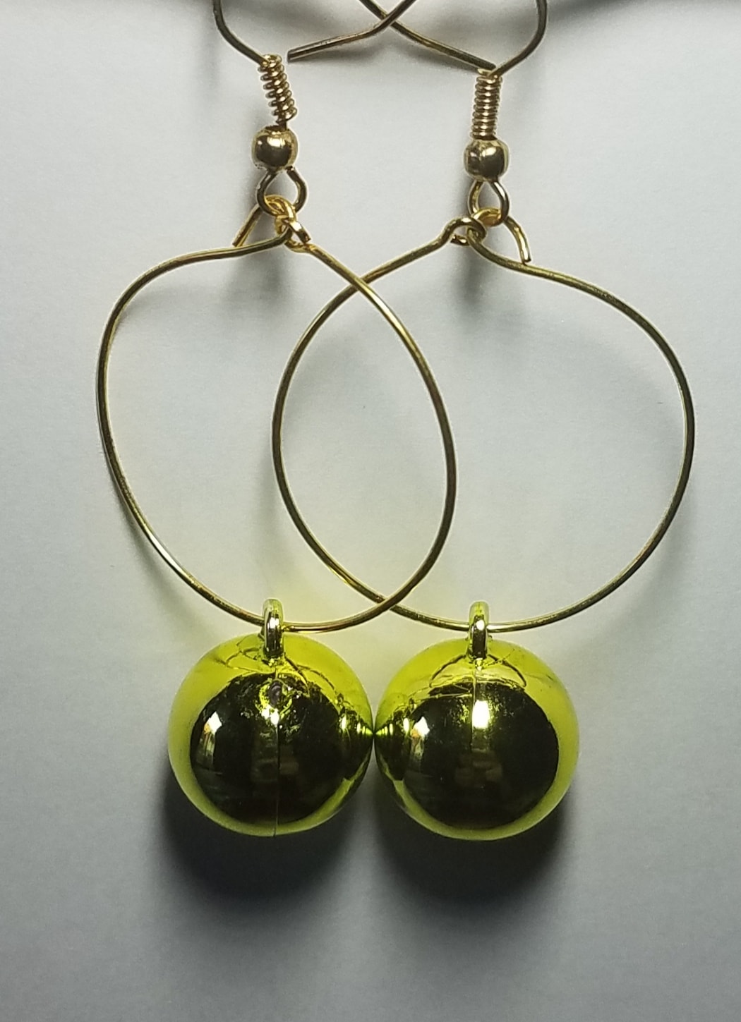 Shine Bulb Green Hoop Earrings
