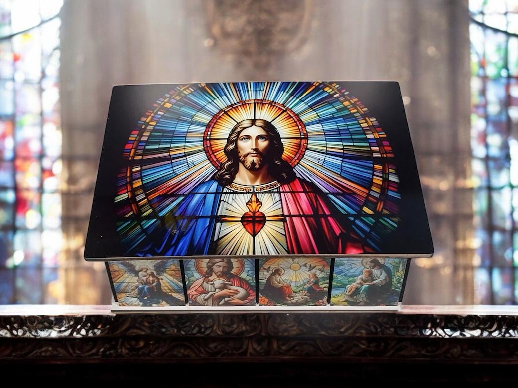 stained Glass look of Sacred heart of Jesus Keepsake box