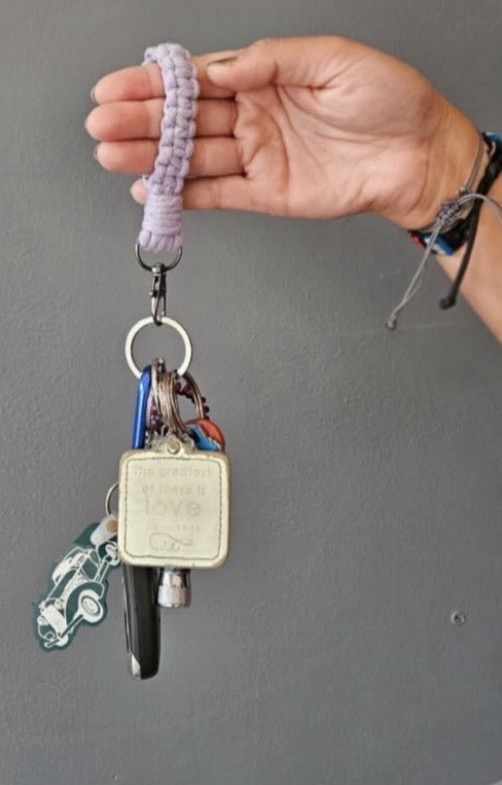 Box Stitch Macrame Fingerlet | Handmade Boho Keychain - Image 3