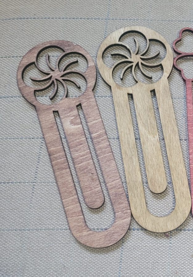 Bookmark wood